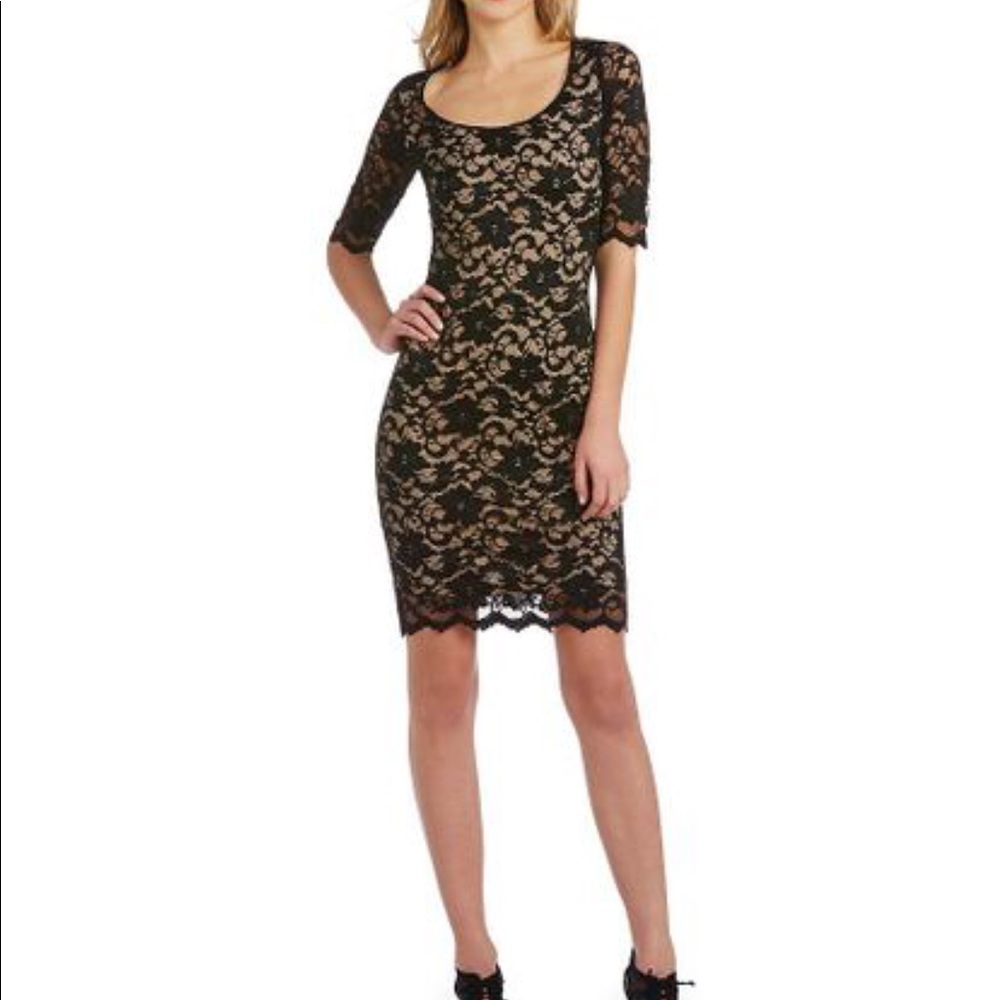 NWT Belle Badgley Mischka scallop hem stretchlace